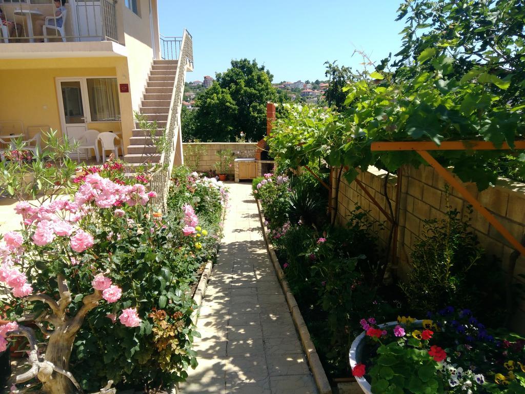 Eleonor Guest House Бяла Екстер'єр фото